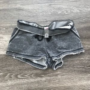 live electric shorts